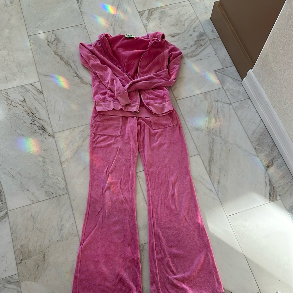 Vintage juicy couture set. Good worn condition.  Size L. Runs small